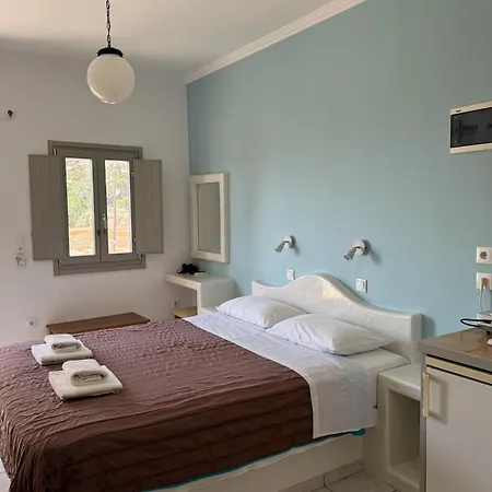 Sail & Apartment Kamari (Santorini)