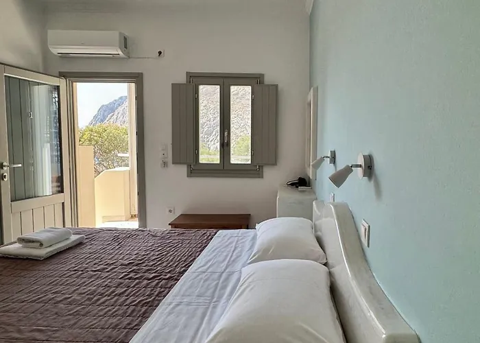 Sail & Apartment Kamari (Santorini)