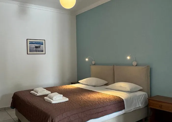 Sail & Kamari (Santorini)