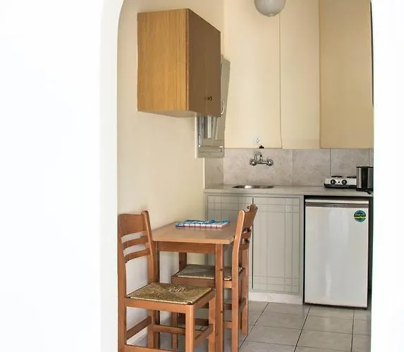 Sail & Apartment Kamari (Santorini)