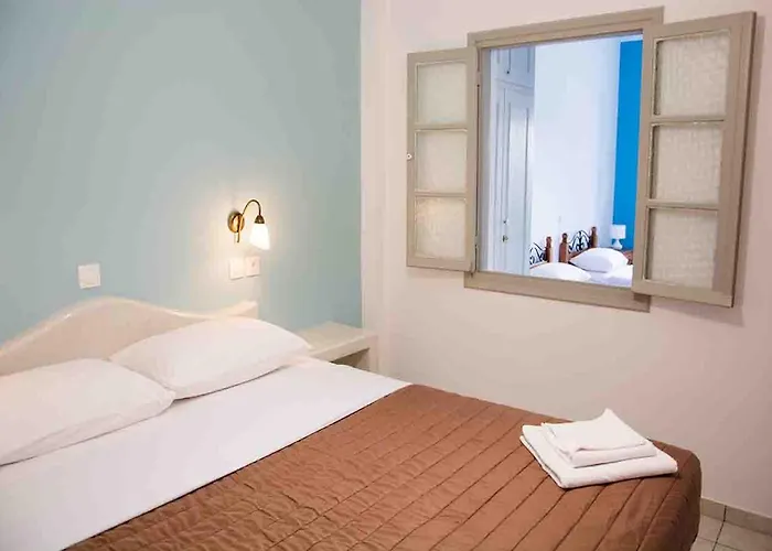 Sail & Kamari (Santorini)