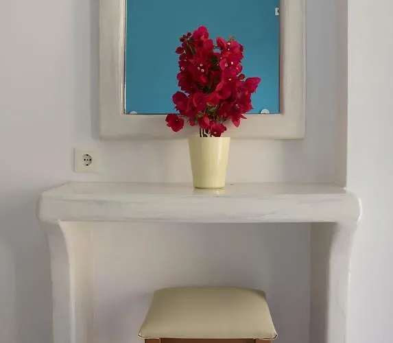 Sail & Apartment Kamári