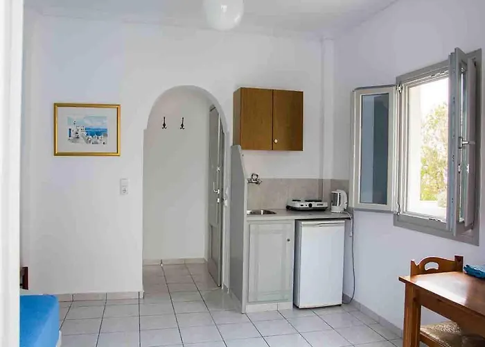 Sail & Apartment Kamári